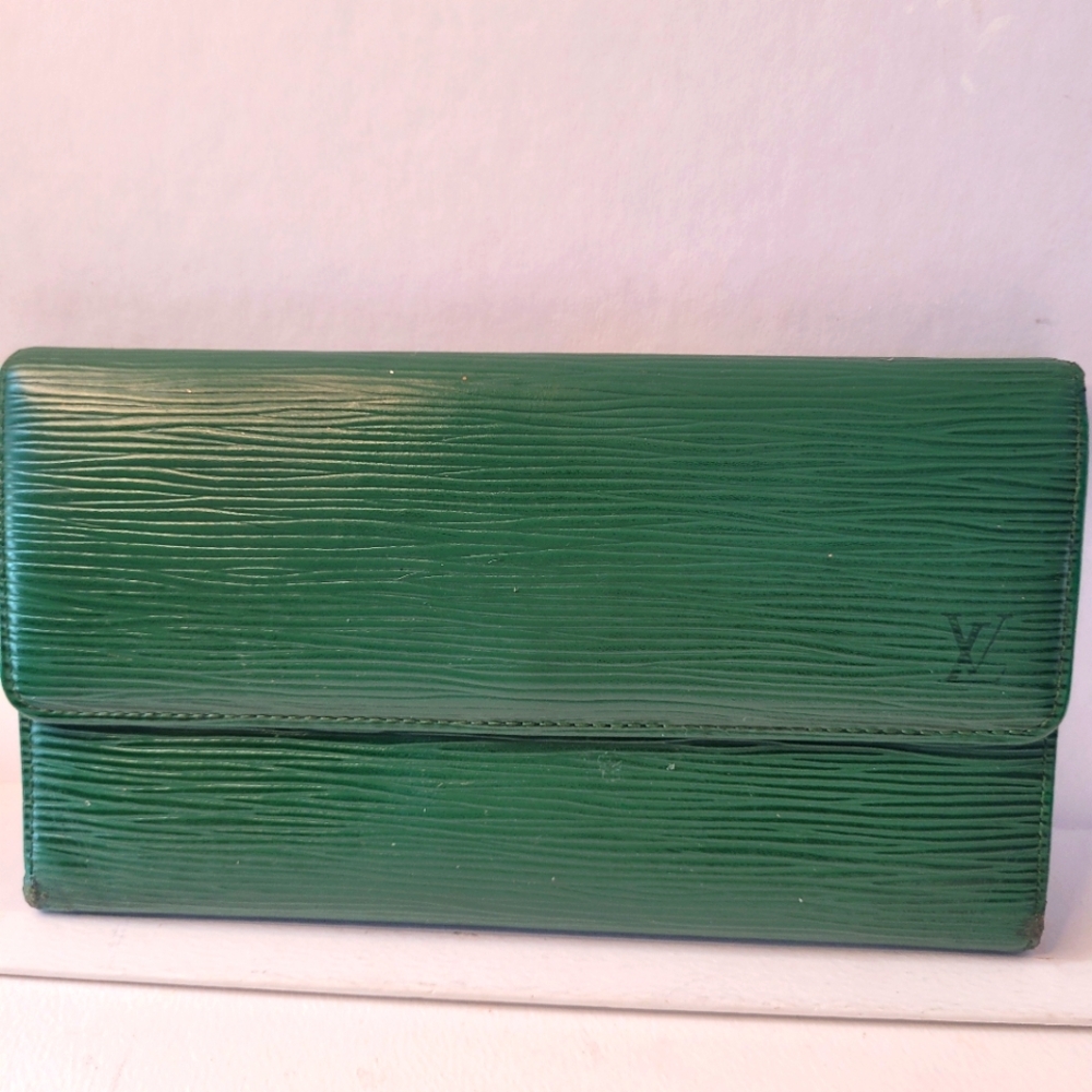 Louis Vuitton LV Epi Leather Long Sarah Wallet